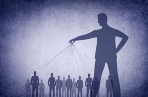 Confronting a Hypocritical Boss: A Dream of Breaking Free from Manipulation